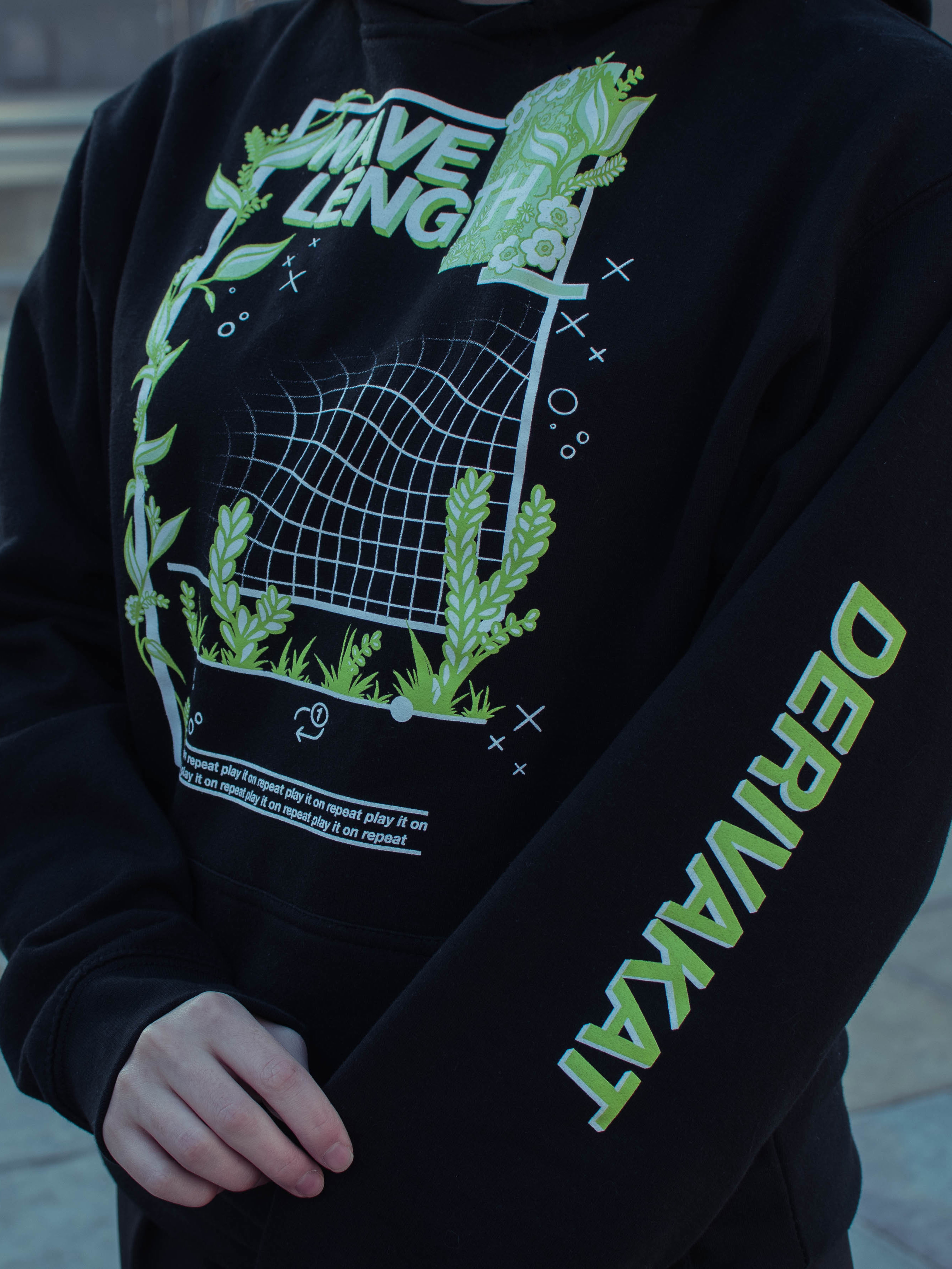 Wavelength Hoodie | Derivakat