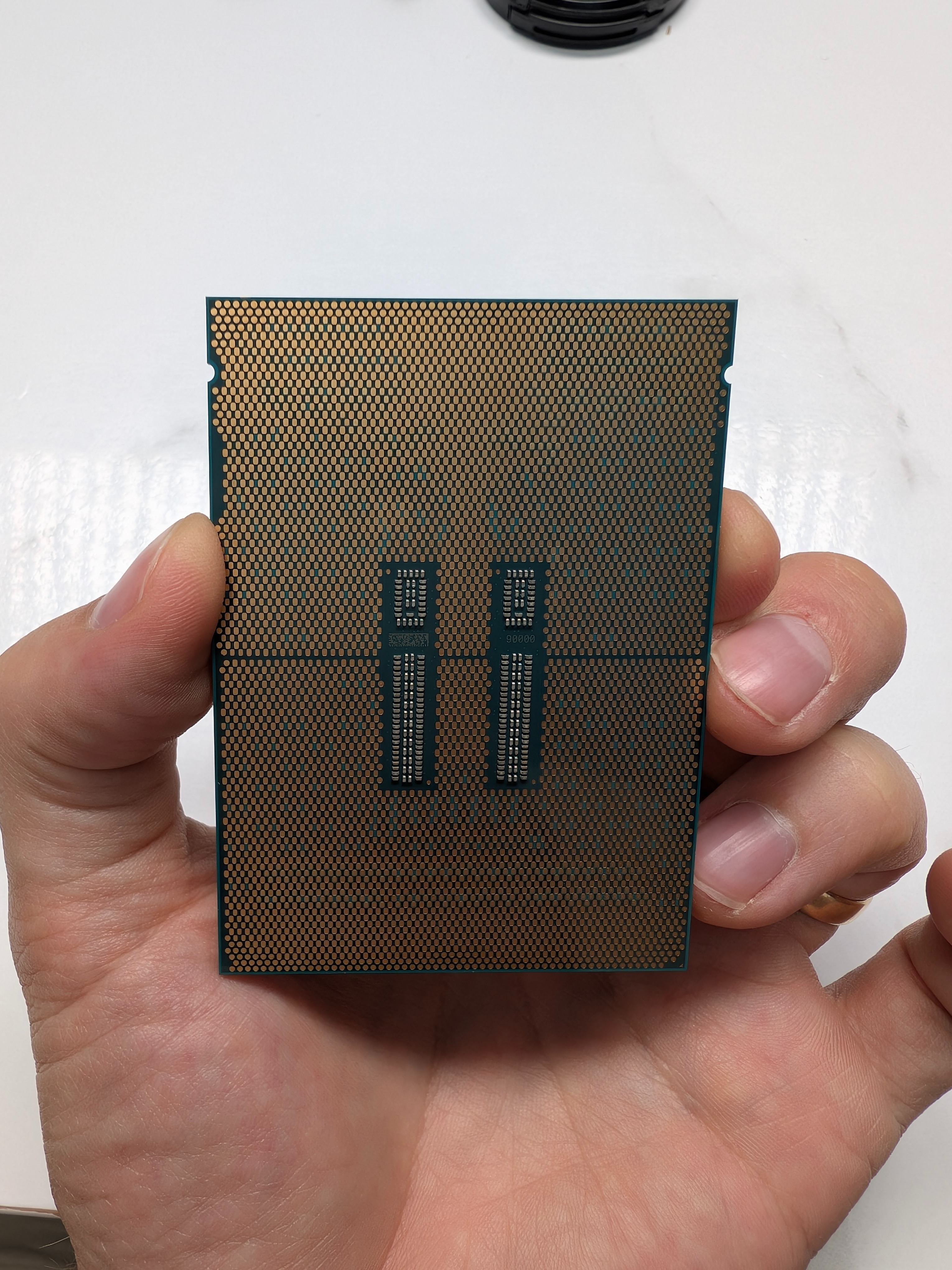ゴゴ Intel Xeon W9 3475x [36-core] | Tech Notice
