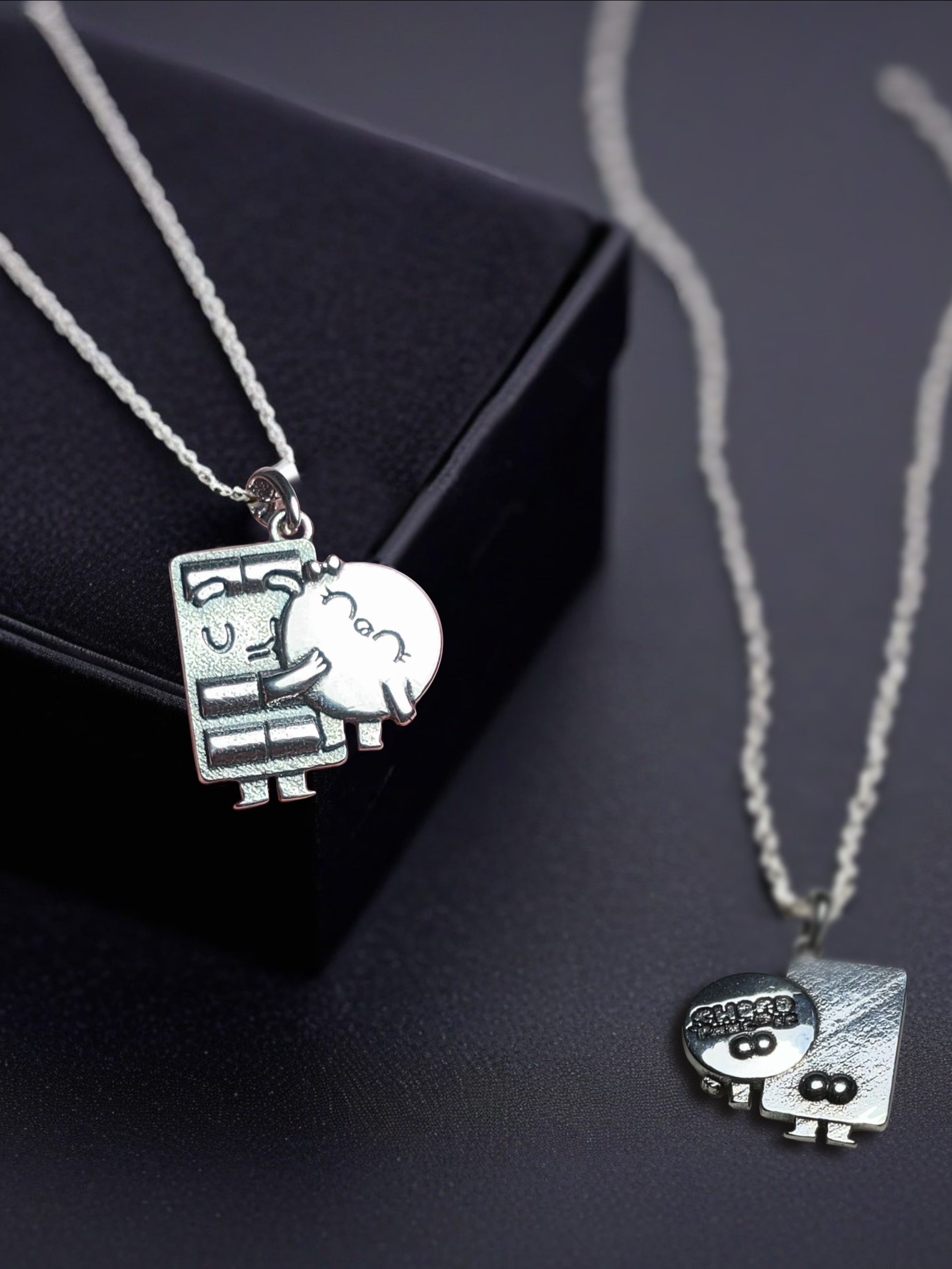 Matching deals silver necklaces